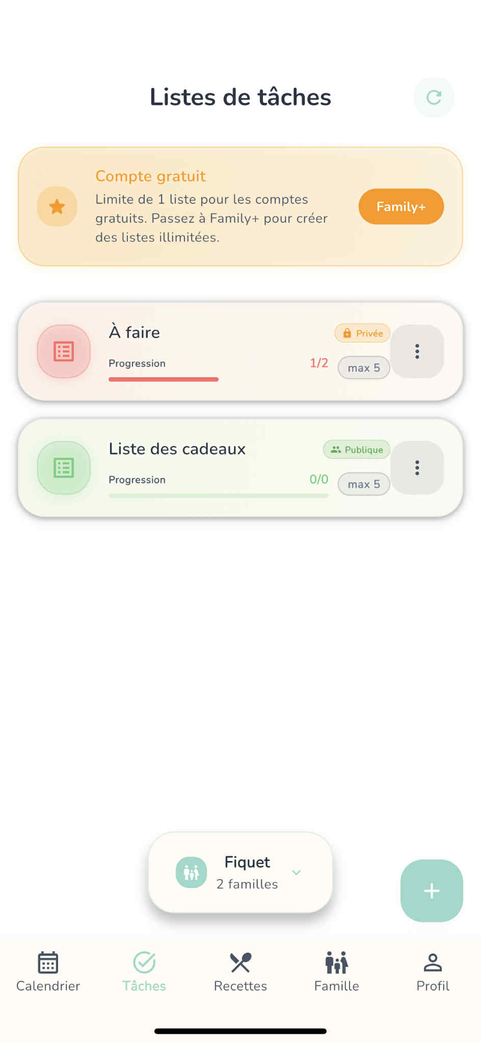 Interface mobile Memento affichant les listes de tâches intelligentes avec priorités et assignations